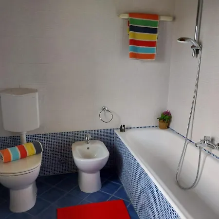 Bnbook Casa Dei Peschi - Di Monate Кадреццате